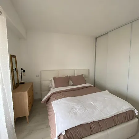 Apartment 2 Pieces Vue Avec Parking Frontiere De Monaco *